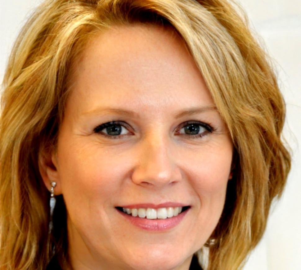 Портрет преподавателя Софи Дюбуа